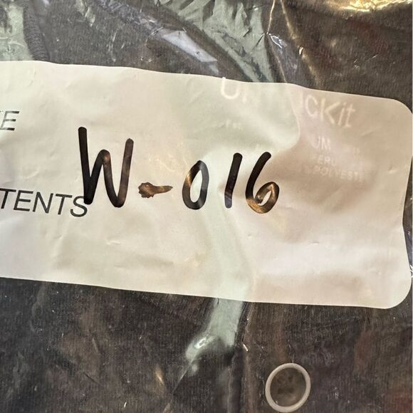 UNTUCKit Albarino Slate Charcoal Blue Long Sleeve Henley in Size Medium - Picture 6 of 6